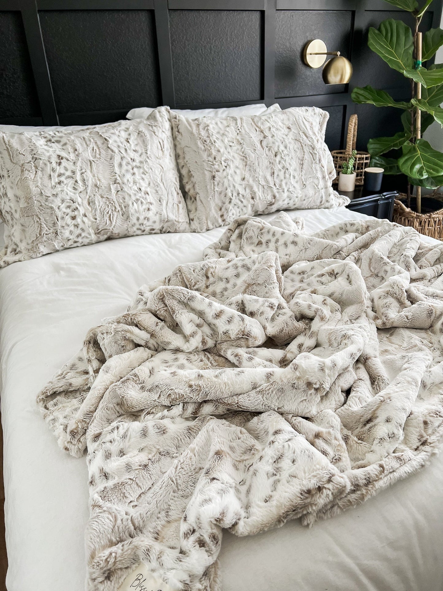 Frosted Arctic Lynx Ice Taupe Minky Pillowcase